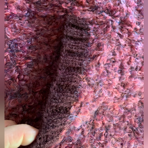 Hand knit merlot wool sweater with contrast details & beautiful buttons - Picture 5 of 11